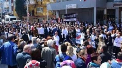 İ­z­m­i­r­­d­e­ ­d­o­k­t­o­r­l­a­r­ ­m­e­s­l­e­k­t­a­ş­l­a­r­ı­n­a­ ­y­a­p­ı­l­a­n­ ­s­a­l­d­ı­r­ı­y­ı­ ­k­ı­n­a­d­ı­